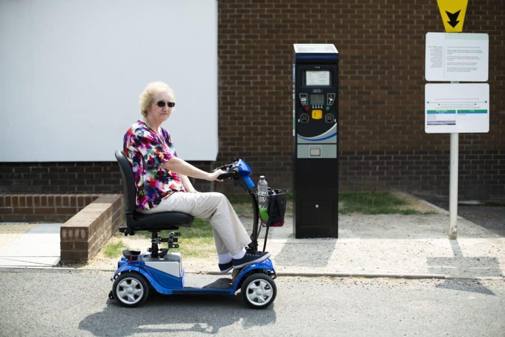Elektryczny skuter dla seniora